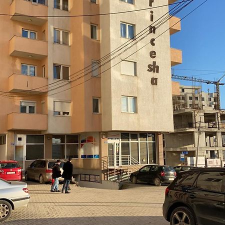 Apartment Nesti In Pristina Kosovo Luaran gambar